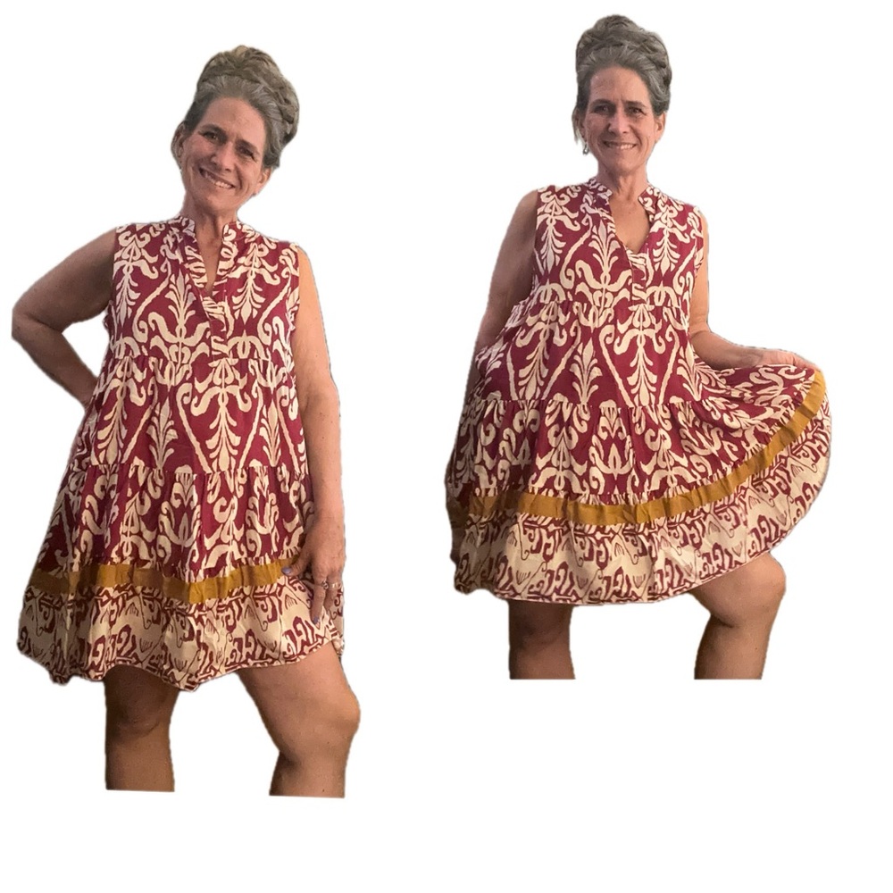 Sleeveless Red and‎ White Patterned Dress